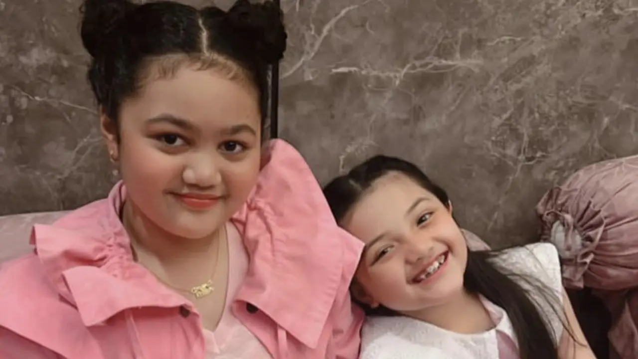 Tampak Menggemaskan, Tampilan Amora dan Arsy yang Baru Saja Menjadi Tante dari Anak Aurel Hermansyah