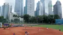 Suasana pertandingan antara Singapura melawan Taiwan pada laga Asian Softball Championship di Senayan, Jakarta,Selasa (24/4/2018). Singapura menang 12-4. (Bola.com/Nick Hanoatubun)