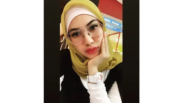 Adik Almarhum Julia Perez Mantap Berhijab, Ini 6 Potret Pesonanya