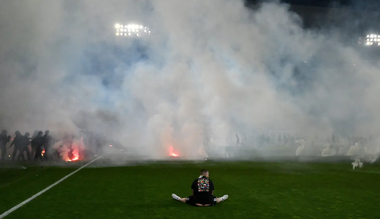 Selain Saint Etienne, klub lainnya yang terdegradasi dari kasta tertinggi Liga Prancis adalah Metz dan Bordeaux. Kedua klub tersebut secara berurutan meneyelesaikan musim di posisi ke-19 dan 20. (AFP/Jean-Philippe Ksiazek)