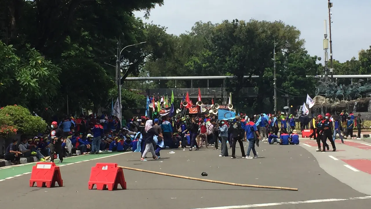 Demo Buruh di Kawasan Medan Merdeka Jakarta