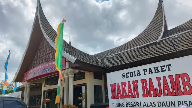 25 Rekomendasi Tempat Makan Enak di Bukittinggi Terbaru 2025, Mudah Dicari & Paling Populer