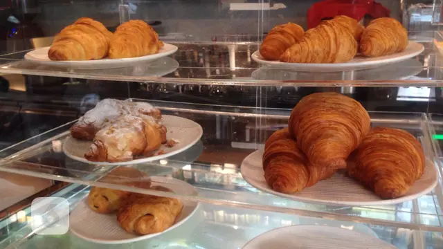 Croissant di Segafredo Cafe and Bar