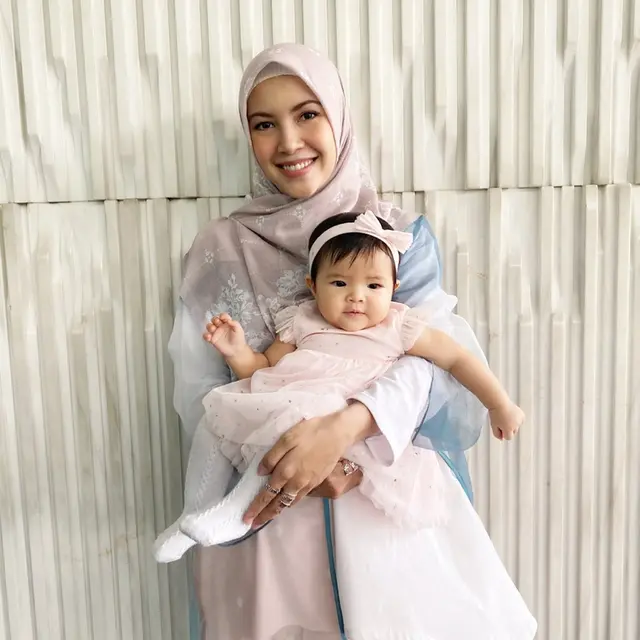 Punya 4 Saudara Laki-laki, Ini 6 Potret Gemas Shelma Putri Ratna Galih