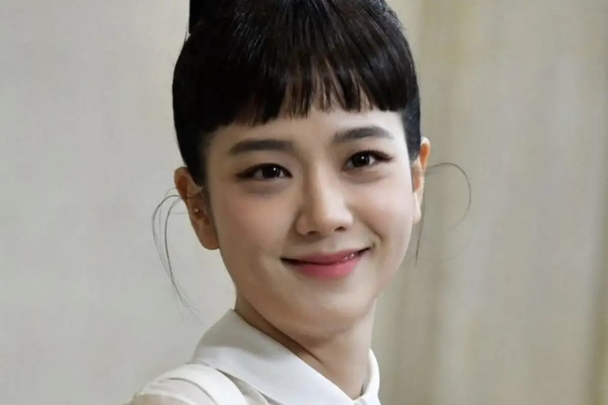 Tampilan Jisoo Blackpink di Haute Couture Dior Paris