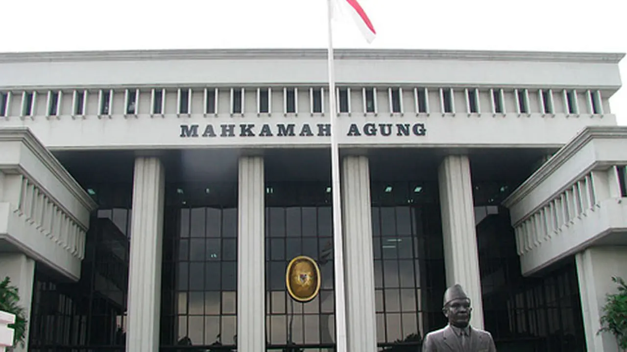 mahkamah-agung121115b.jpg