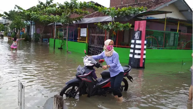 Banjir di Semarang. (Liputan6.com/Edhie Prayitno Ige)
