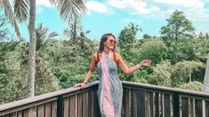 Setelah menghadapi hiruk pikuk ibu kota, Luna Maya memutuskan untuk berlibur sejenak ke pulau kelahirannya. Wanita kelahiran 26 Agustus 1983 ini juga berniat merayakan ulang tahunnya disini. (Liputan6.com/IG/lunamaya)