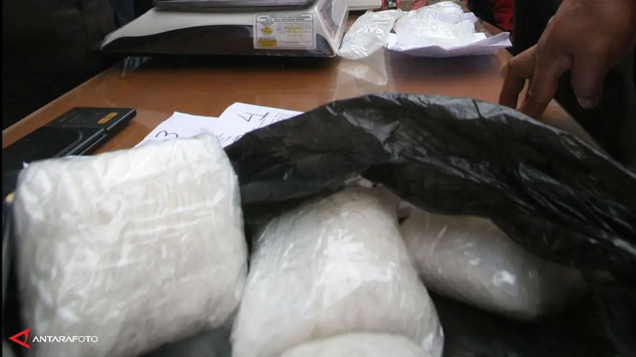 alumunium-foil-heroin-1301419b.jpg