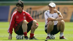 Pada Juli 2006 selepas Piala Dunia, Jurgen Klinsmann menolak memperpanjang kontrak dengan Timnas Jerman dan secara otomatis Joachim Loew naik pangkat menjadi pelatih utama Timnas Jerman menggantikan Jurgen Klinsmann. (AFP/Oliver Lang)