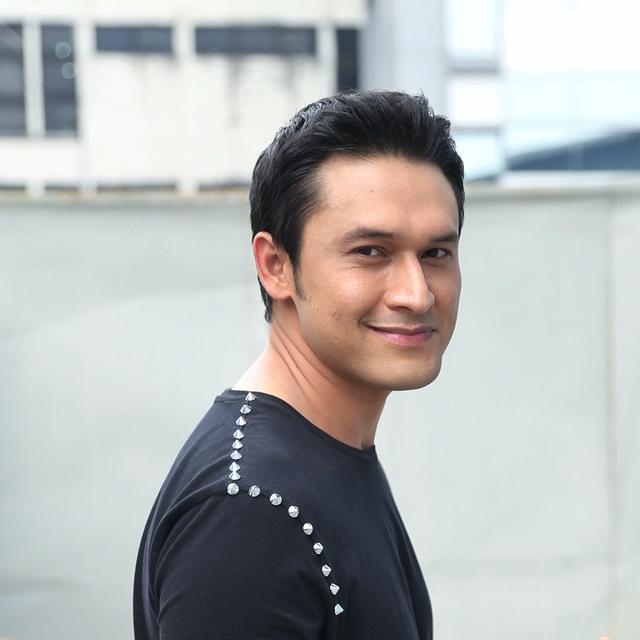 Indra Bruggman / Indra Bruggman Ungkap Rahasia Menjaga Tubuh Tetap