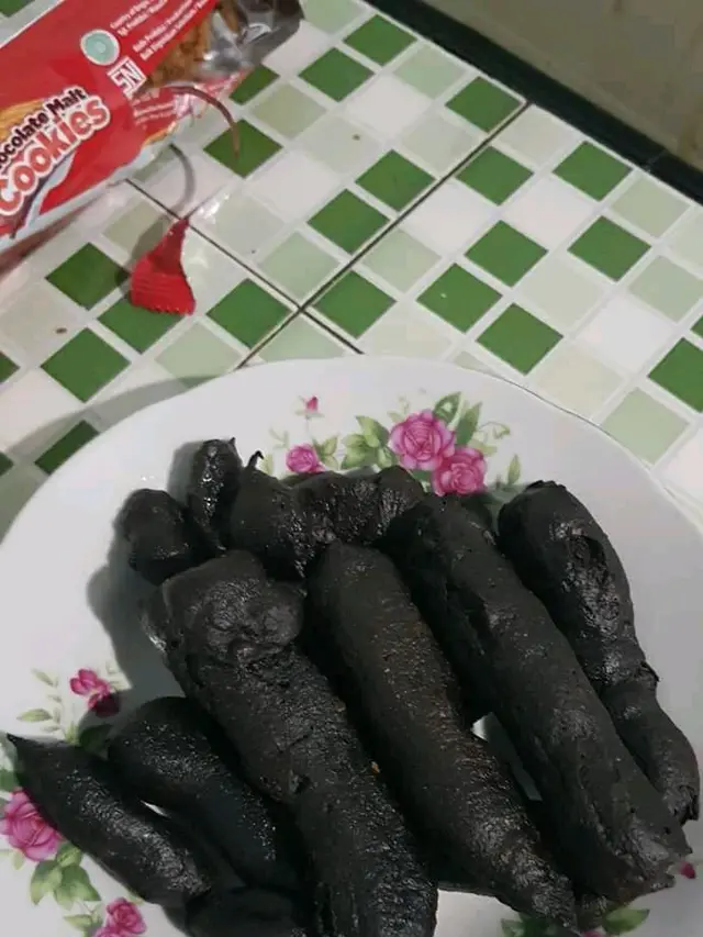 6 Potret Kue Lebaran Gosong Ini Bikin Enggak Napsu Makan