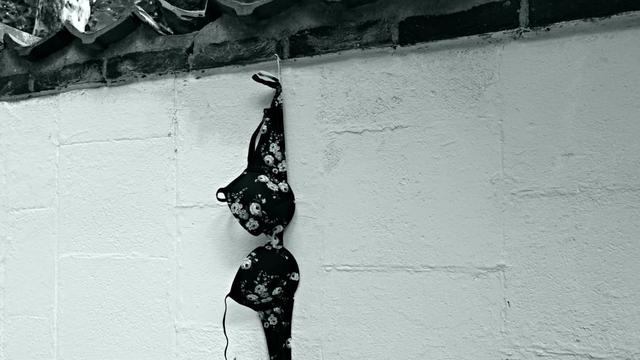 Perempuan Prancis Makin Banyak Tak Gunakan Bra di Tempat Publik Selama Pandemi