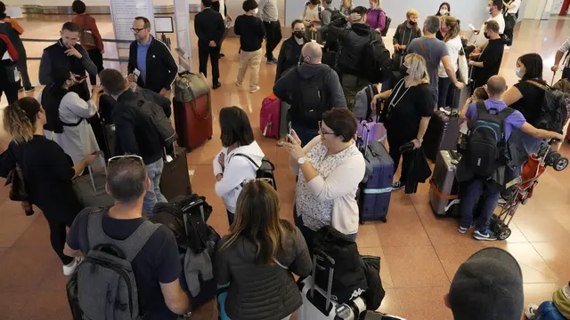 Jepang Longgarkan Pembatasan untuk Wisatawan