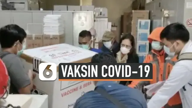 Distribusi vaksin Covid-19 Sinovac telah sampai di Jayapura Papua Senin (4/1). Vaksin siap disalurkan ke 29 kabupaten jika izin sudah keluar