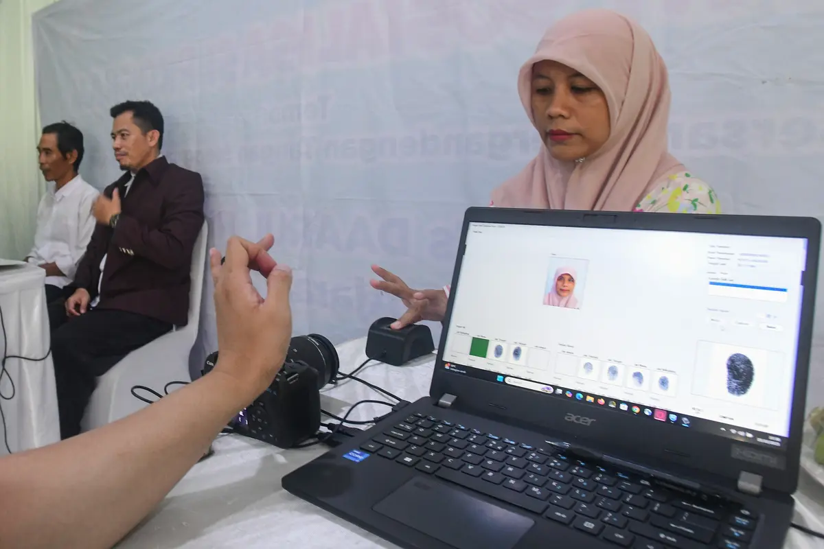 Calon Jemaah Haji Tahun 2026 Serbu Layanan Eazy Paspor di Pamulang