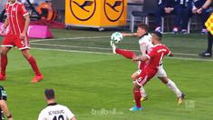 Berita video Thiago Alcantara sebagai pemain terbaik pekan ke-8 Bundesliga 2017-2018. This video presented by BallBall.