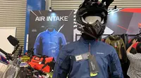 Lini produk jaket terbaru Respiro diluncurkan di IMOS 2025. (Liputan6.com/Septian Pamungkas)