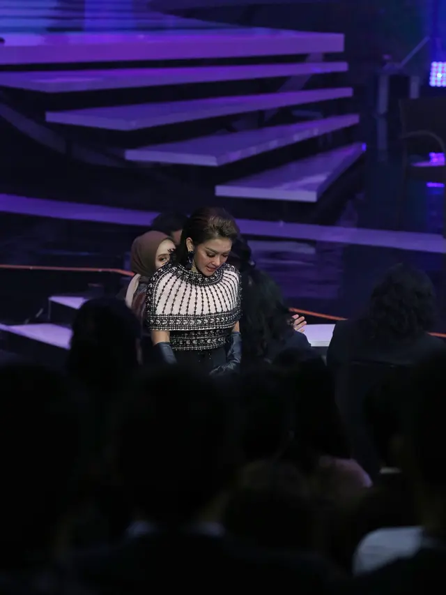 [Fimela] Syahrini SCTV Awards 2018