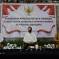 Presiden RI Joko Widodo ketika memberikan arahan kepada Gubernur serta Forkopimda Jawa Barat dan Bupati/Walikota se-Jawa Barat di Teras Pendopo Kabupaten Kuningan, Selasa, 31 Agustus 2021. (Foto: Istimewa)