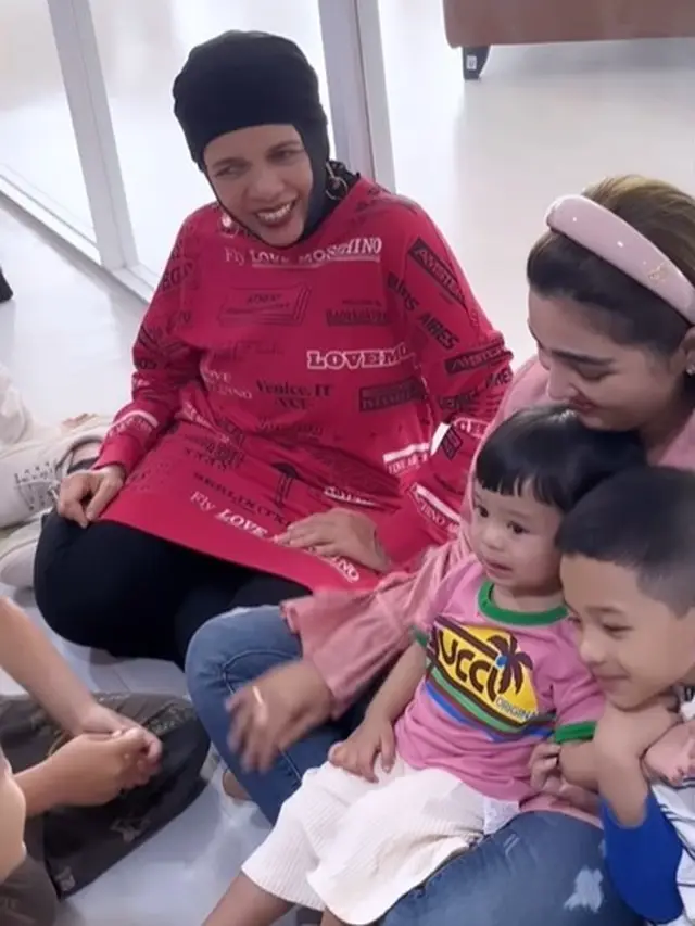 Ameena bersama Ashanty (Instagram/arsya.hermansyah)