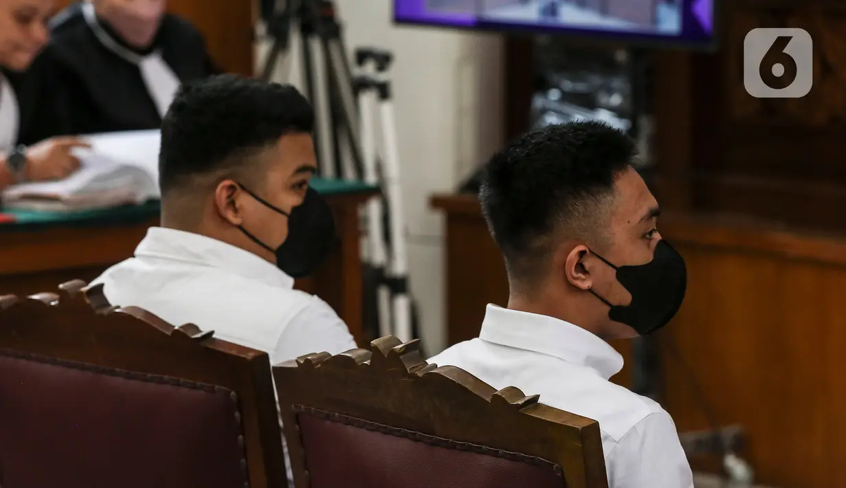 Terdakwa Mario Dandy Satriyo dan Shane Lukas menjalani sidang lanjutan di Pengadilan Negeri Jakarta Selatan, Jakarta, Selasa (11/7/2023). (Liputan6.com/Johan Tallo)