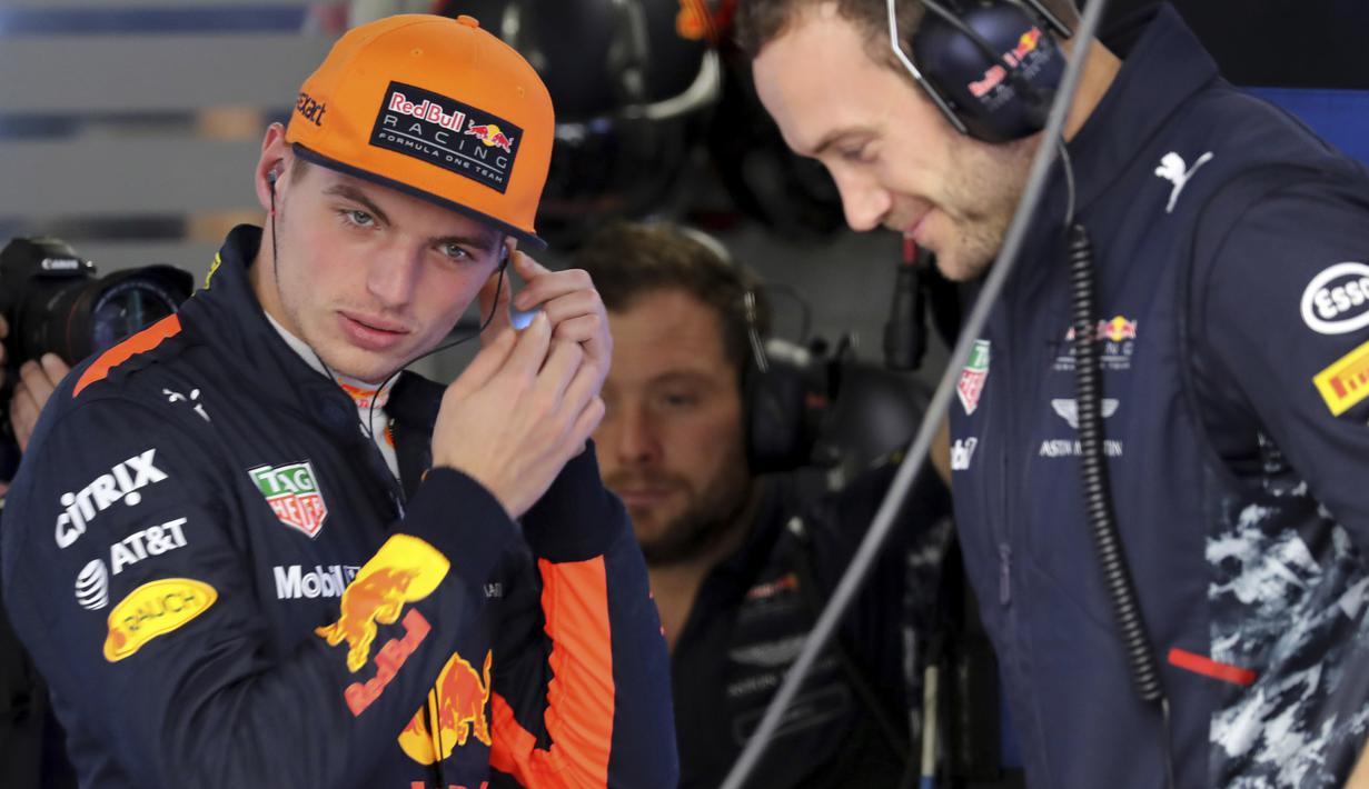Pebalap Red Bull, Max Verstappen menempati peringkat keenam klasemen pebalap F1 dengan raihan 111 poin. (AP/Eugene Hoshiko)