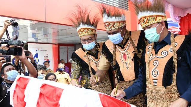 BPH Migas meresmikan secara bersamaan 15 penyalur baru guna mendistribusikan program bahan bakar minyak (BBM) 1 harga. (Dok BPH Migas)