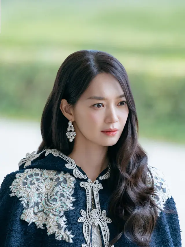 Shin MIn Ah