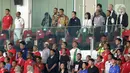 Ketua Umum PSSI, Erick Thohir (tengah, atas) sesaat sebelum laga antara Timnas Indonesia dan Thailand pada Semifinal Piala AFF U-23 2025 dimulai di Stadion Utama Gelora Bung Karno (SUGBK), Jakarta, Jumat (25/7/2025). (Liputan6.com/Helmi Fithriansyah)