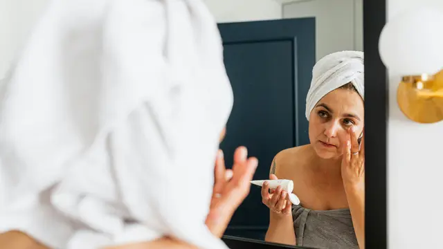 Rutinitas Skincare untuk Kulit Berminyak, Bantu Wajah Tetap Fresh Seharian