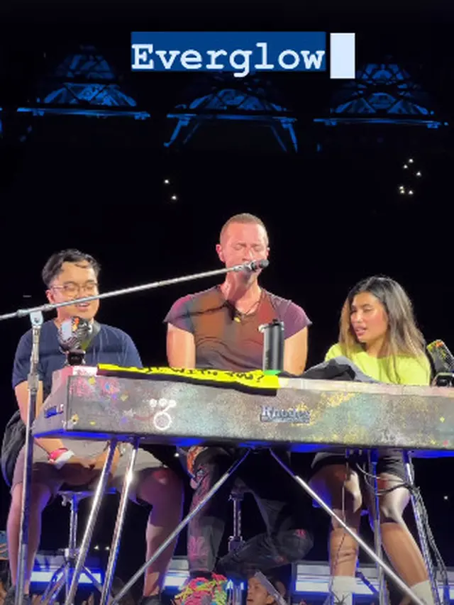 6 Momen Keseruan Konser Coldplay di Jakarta, Termasuk Pantun Chris