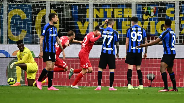 Monza merayakan gol ke gawang Inter Milan