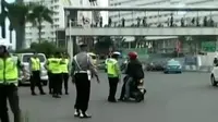 Uji Coba Larangan Motor Masuk HI Bingungkan Pengendara