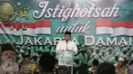 Ketua Umum PBNU KH. Said Aqil Siradj saat mengikuti Istighotsah untuk Jakarta Damai di Halaman PBNU, Jakarta, Jumat (7/4). Istighotsah digelar untuk mendoakan Jakarta Damai jelang Pilkada DKI Jakarta Putaran Kedua. (Liputan6.com/Faizal Fanani)