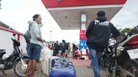 Perjuangan Warga Jember Beli Bensin, Tempuh Jalur Ekstrem Lewati Lereng hingga ke Banyuwangi