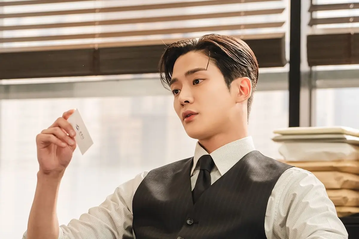 Destined with You, Kisah Cinta Pengacara Tampan yang Terkena Kutukan
