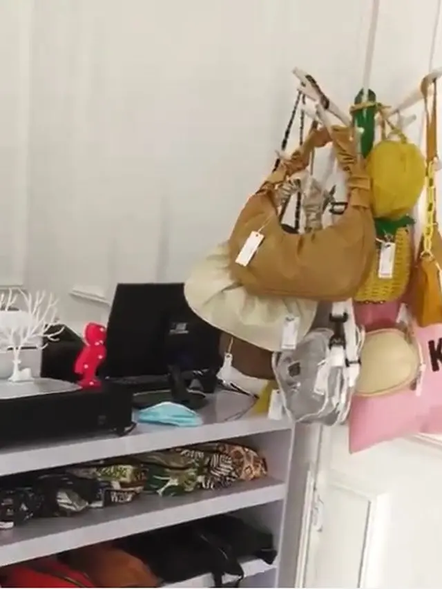 Punya Bisnis Baru, Ini 7 Potret Butik Fashion Salmafina Sunan