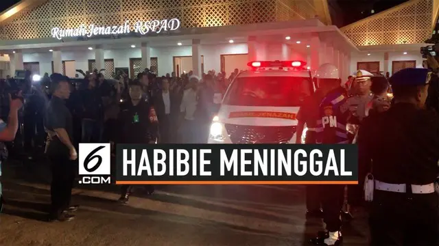 Jenazah Presiden ke-3 BJ Habibie tiba di rumah duka di Patra Kuningan XIII Blok L XV Kav 5, Kuningan, Jakarta Selatan usai dibawa dari RSPAD Jakarta. BJ Habibie meninggal di rumah sakit tersebut pada pukul 18.05 WIB.