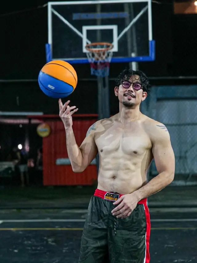 Rutin Gym, 6 Aktor Indonesia Ini Punya Tubuh Kekar yang Bikin Kagum
