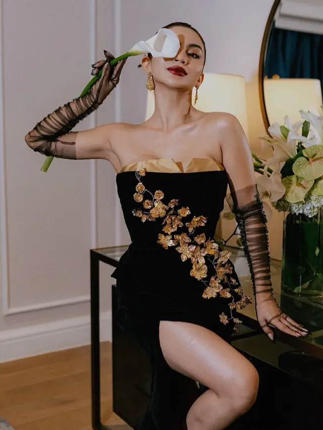 Potret Ariel Tatum dalam balutan gaun rancangan Didiet Maulana (credit: https://www.instagram.com/arieltatum/ , https://www.instagram.com/___rega.arie/ dan https://www.instagram.com/lekat.ind/)