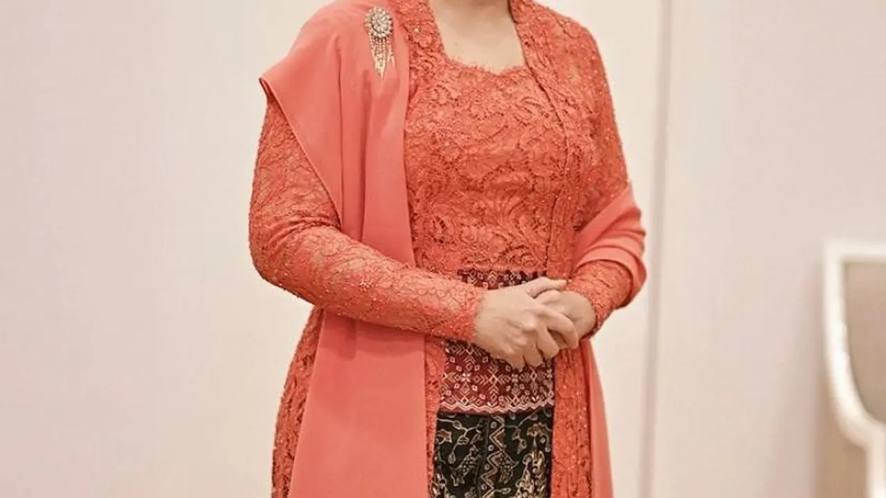 Puan Maharani Kenakan Kebaya Kutubaru Warna Terakota Karya Didiet Maulana di Sidang Tahunan 2022, Ini Maknanya