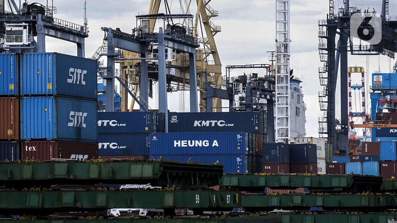 FOTO: Neraca Dagang RI Mei 2021 Surplus USD 2,36 Miliar