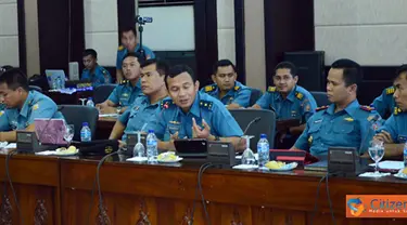 Citizen6, Surabaya: Latihan bersama tersebut melibatkan tiga kapal perang US Navy antara lain USS Germantown  (LSD – 42), USS Vandegrift (FFG – 48), dan USCG Waesche. (Pengirim: Penkobangdikal)