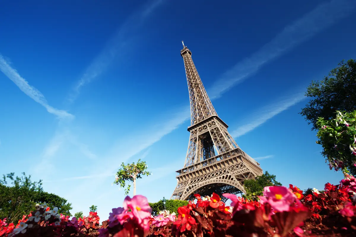 Fakta Mencengangkan Seputar Menara Eiffel yang Nggak Kamu Tahu!