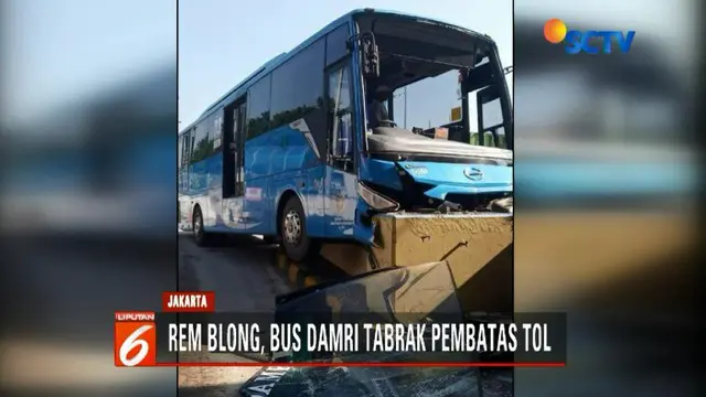 Bus Damri tabrak pembatas Tol Kebon Bawang-Tanjung Priok, Jakarta Utara, diduga karena rem blong.