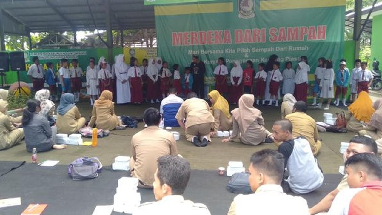 Merdeka Dari Sampah, Ratusan Pelajar Cilik Banyuwangi Belajar Kelola Sampah