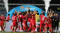 Vietnam meraih gelar juara Piala AFF U-15 2017 setelah mengalahkan Thailand melalui drama adu penalti 4-2 (0-0) di Chonburi Stadium, Sabtu (22/7/2017). (Bola.com/Dok. AFF)