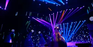 Acara konser bertemakan The Biggest Concert 'Ada Apa Dengan Cinta 2' masih memberikan kemeriahannya. Menyuguhkan lagu-lagu yang menjadi soundtrack film fenomenal 'Ada Apa Dengan Cinta'. (Adrian Putra/Bintang.com)