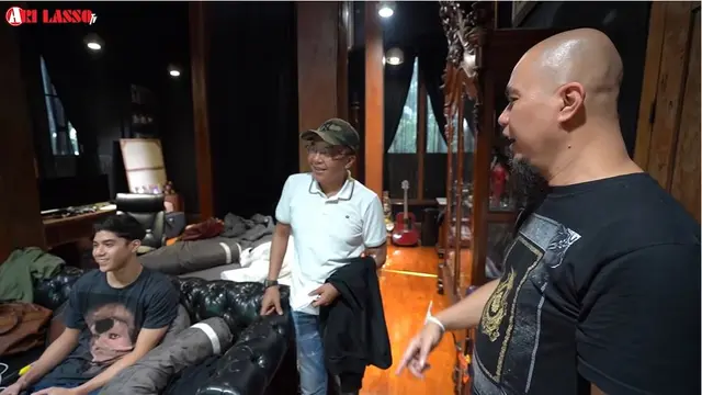 6 Potret Kamar Al Ghazali di Rumah Ahmad Dhani, Dipenuhi Benda Antik